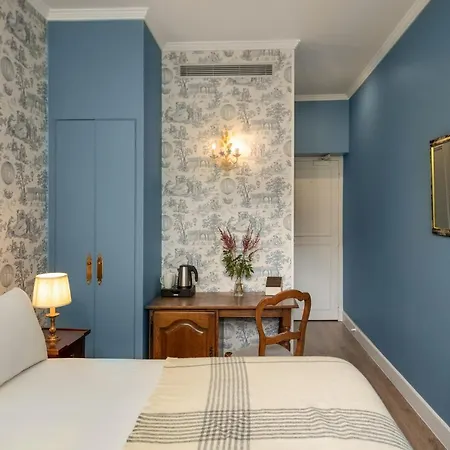 Des Grandes Ecoles Hotel