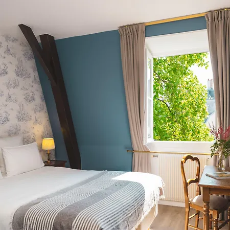 Hotel Des Grandes Ecoles 3*