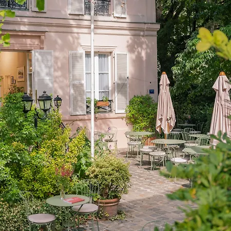 Des Grandes Ecoles Hotel