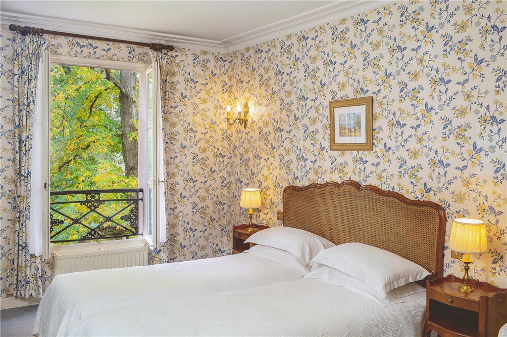 Des Grandes Ecoles Hotel 3*